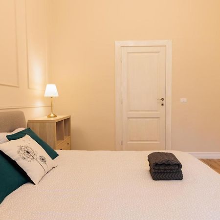 Cozy Apartment In The Historical City Center 티미쇼아라 외부 사진