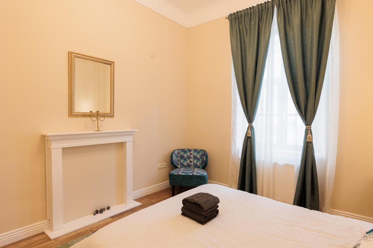 Cozy Apartment In The Historical City Center 티미쇼아라 외부 사진